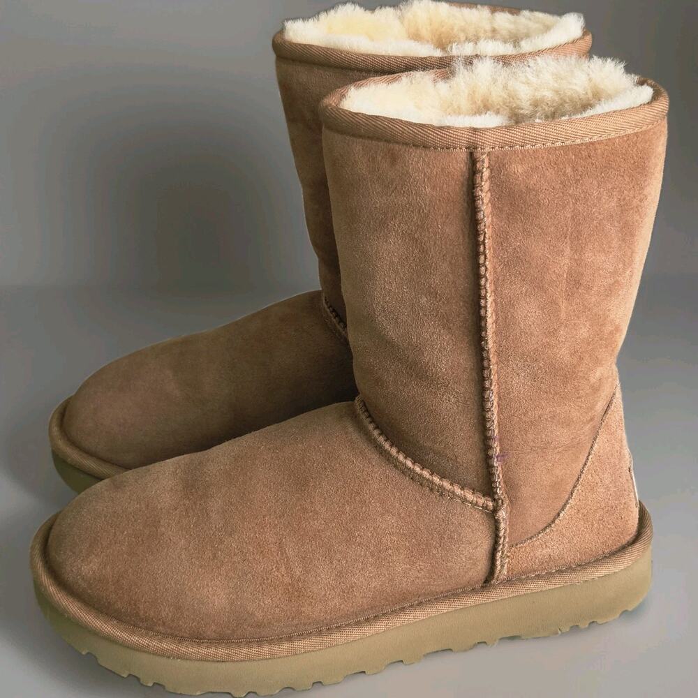 UGG Women's US 6 Classic II Short Shearling Boots Chesnut